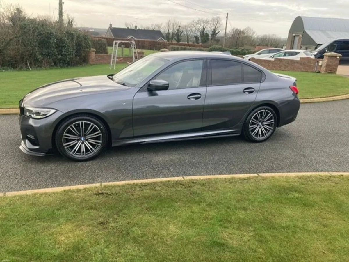 BMW 318D M SPORT *KITTED*NAV*REVERSE CAMERA* - Image 1