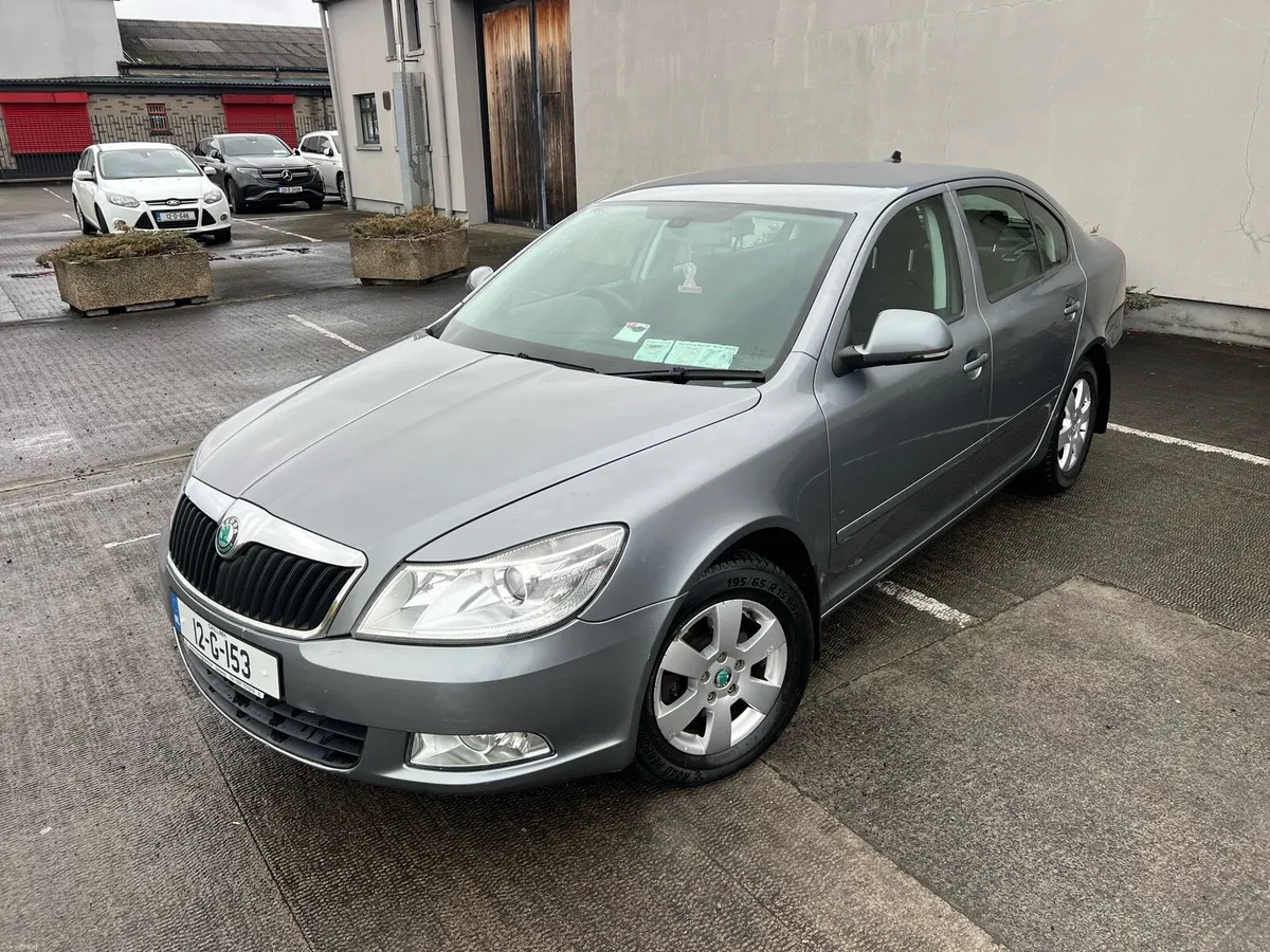 2012 Skoda Octavia 1.6 TDI 1 owner low KMS - Image 3