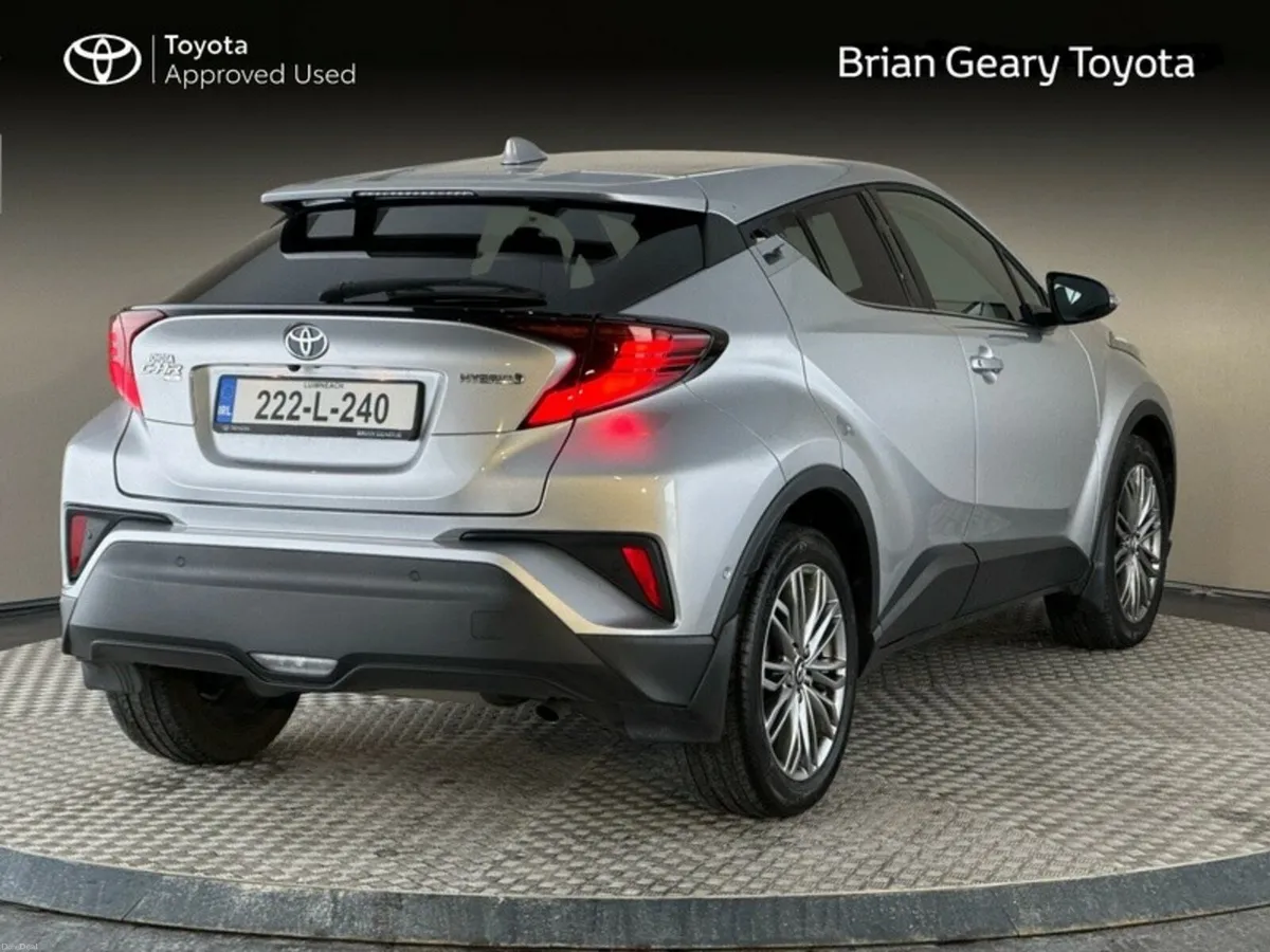 Toyota C-HR HYBRID SOL - Image 2