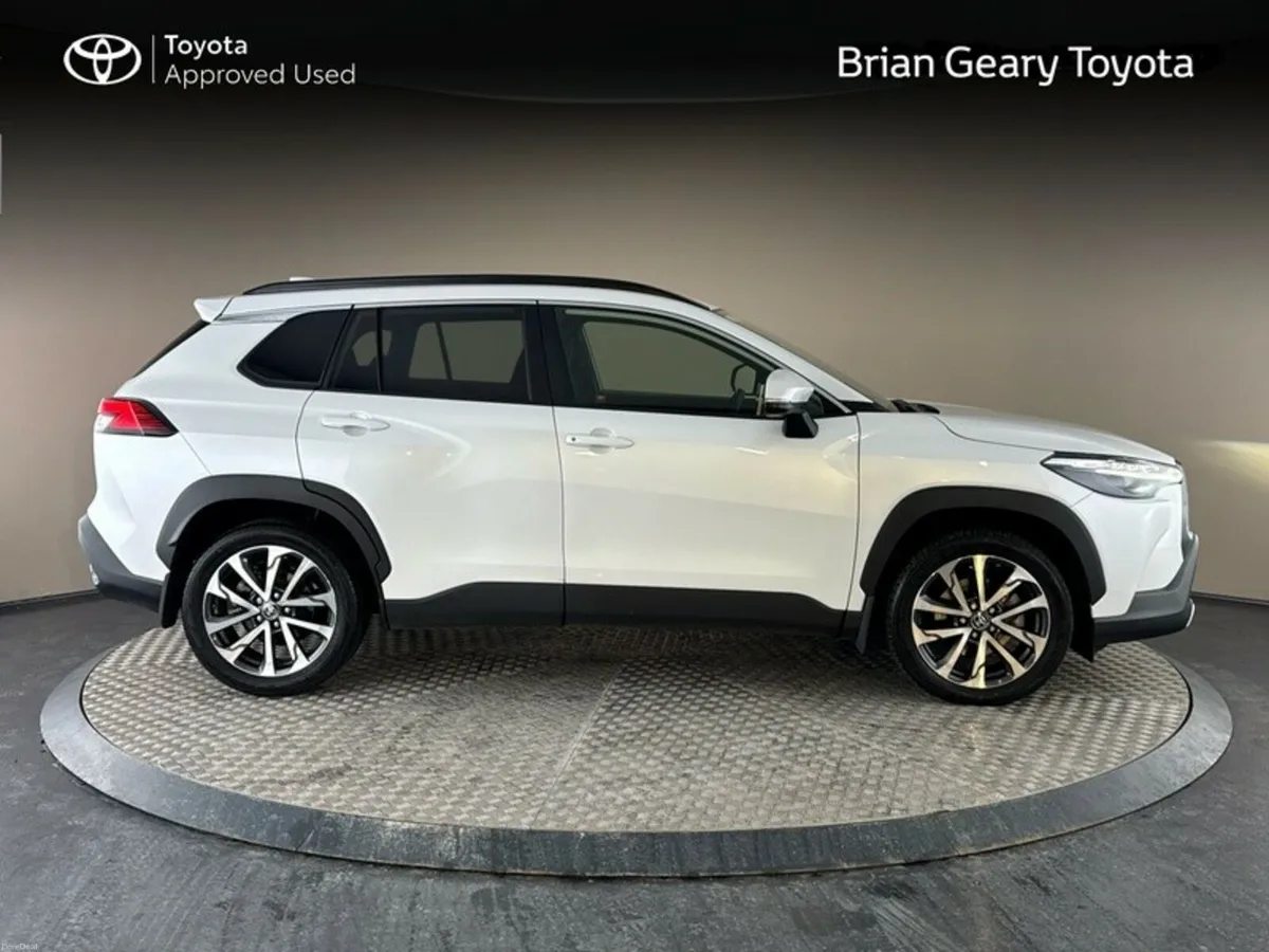 Toyota Corolla Cross HYBRID SPORT - Image 3