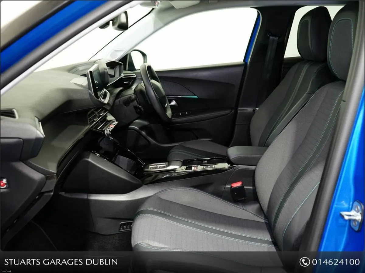Peugeot 2008 Eallure 136HP 50 KWH 4DR Auto - Image 3