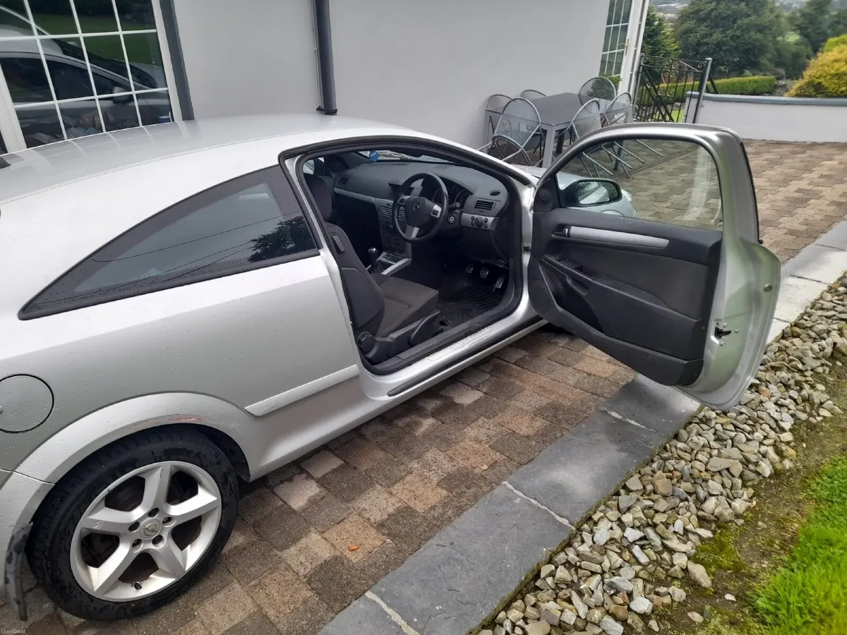 Opel Astra 2009 - Image 4