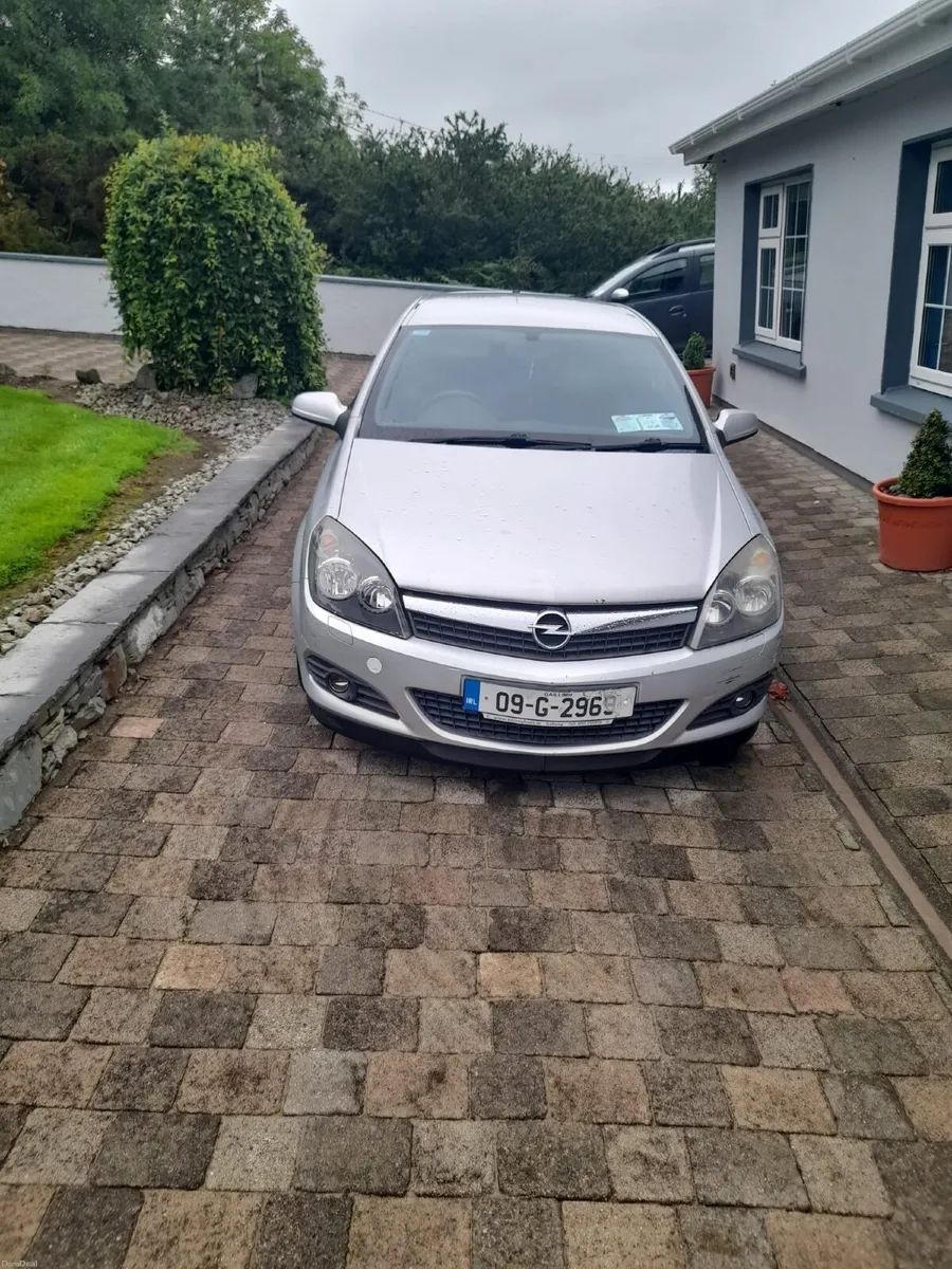 Opel Astra 2009 - Image 1