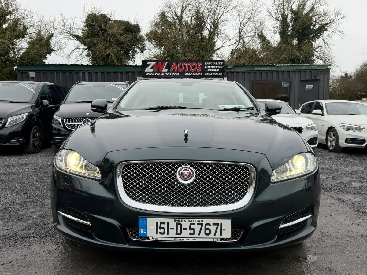 151 Jaguar XJ 3.0 D Premium Luxury - Image 1