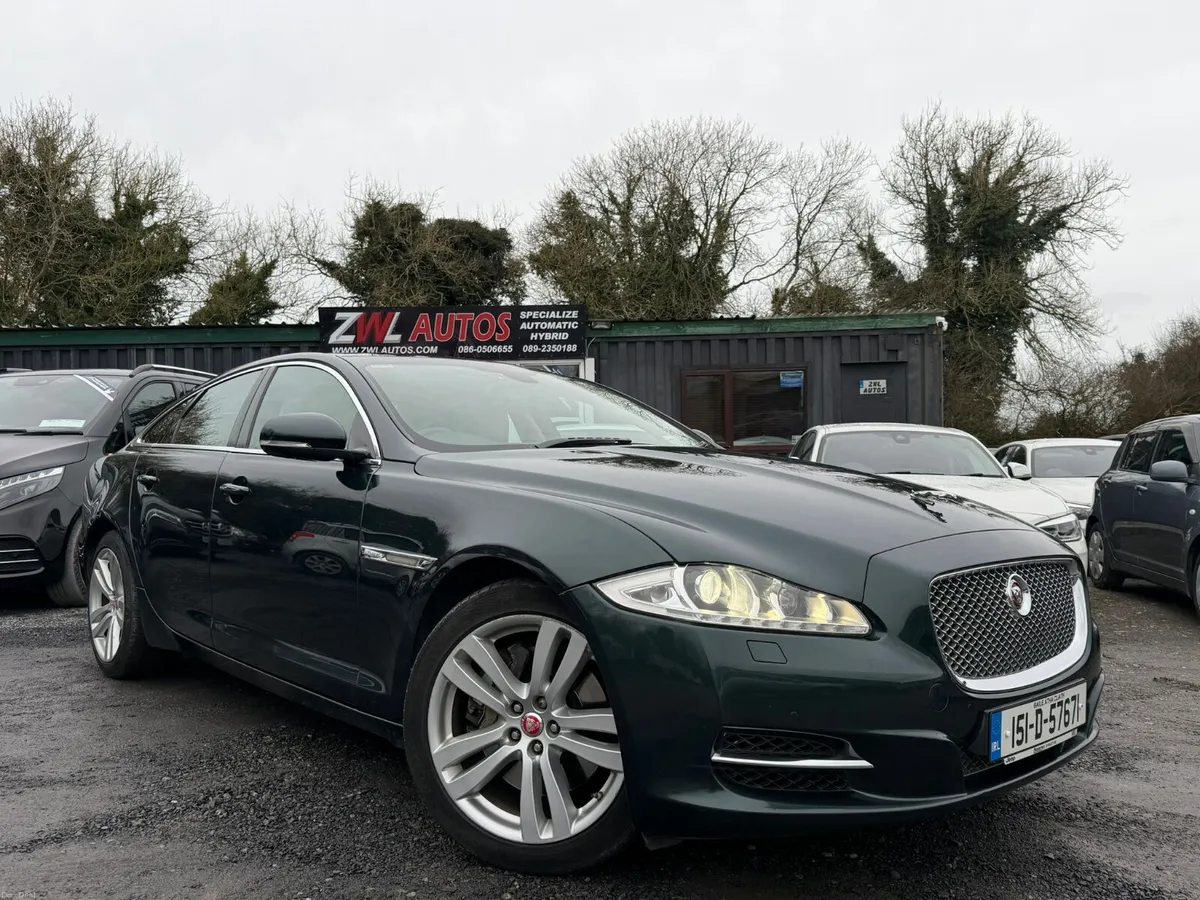 151 Jaguar XJ 3.0 D Premium Luxury - Image 3