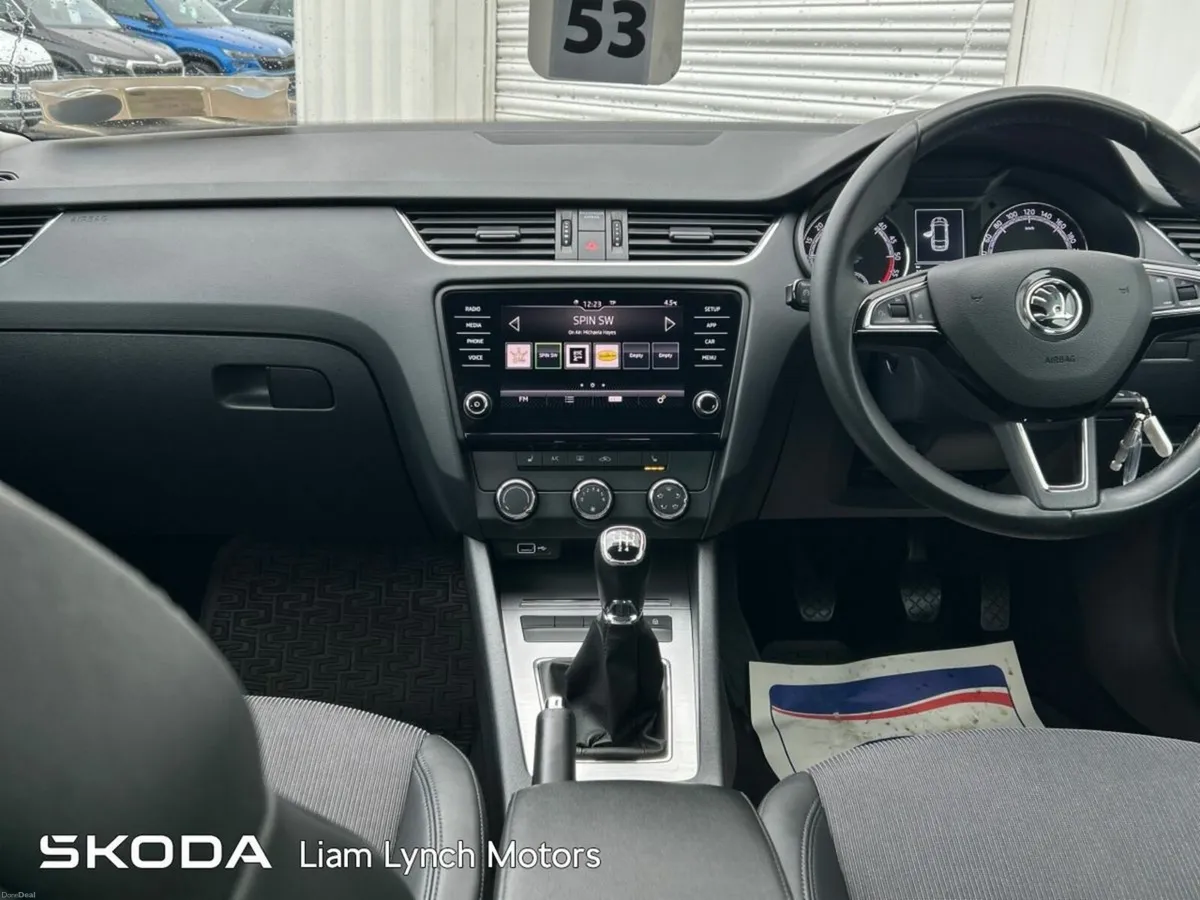 Skoda Octavia SOLEIL ESTATE 1.6 TDI 115 BHP - Image 2