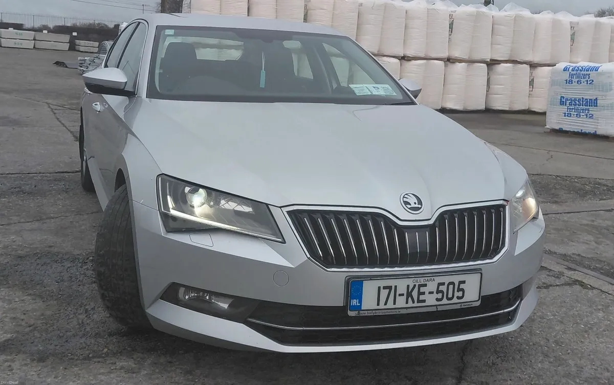 Skoda Superb 2017 - Image 2