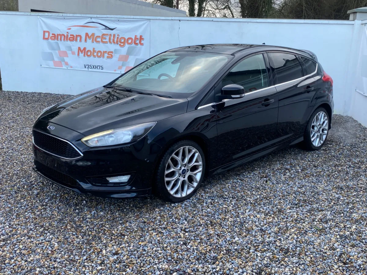 2016 Ford Focus ST-LINE - Image 1