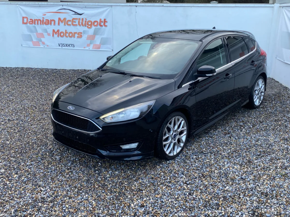 2016 Ford Focus ST-LINE - Image 4