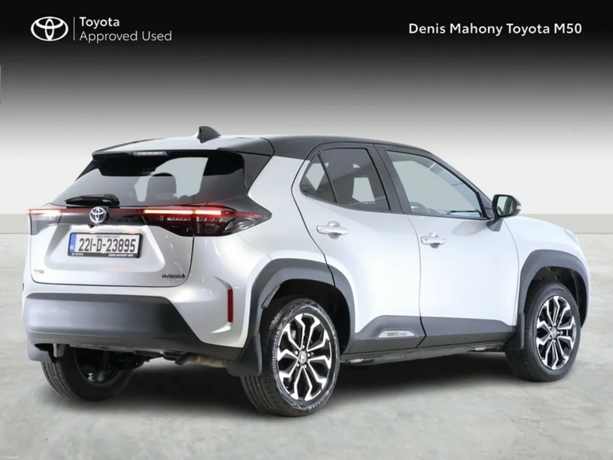 Toyota Yaris Cross Luna Sport Hybrid - Image 2