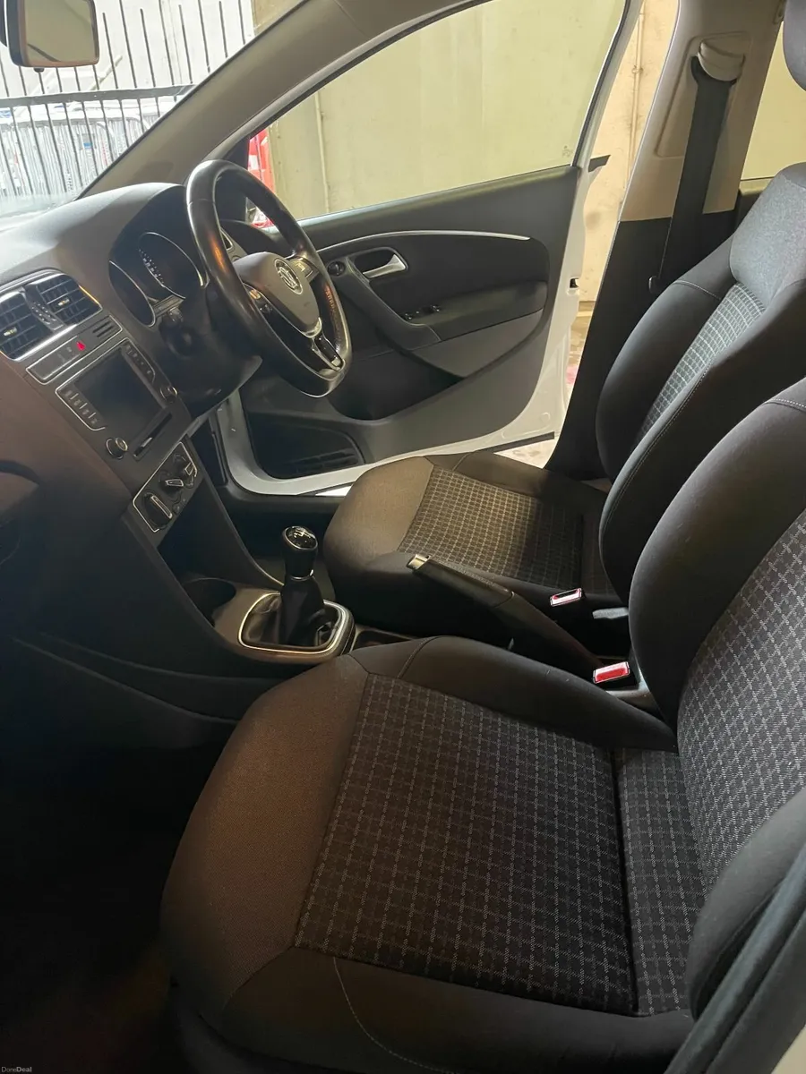 Volkswagen Polo 2015 - Image 3