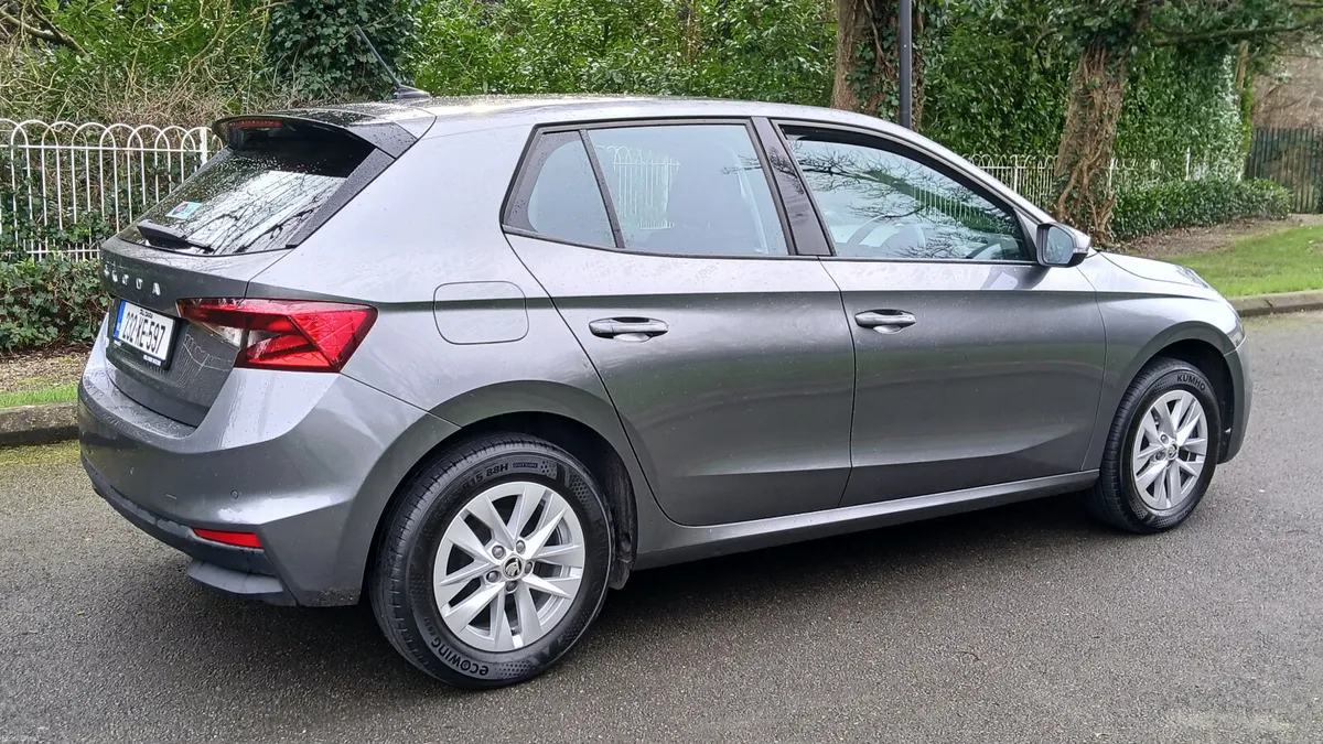 Skoda Fabia 2023 *AMBITION* 1.0 5dr - ONE OWNER - Image 4