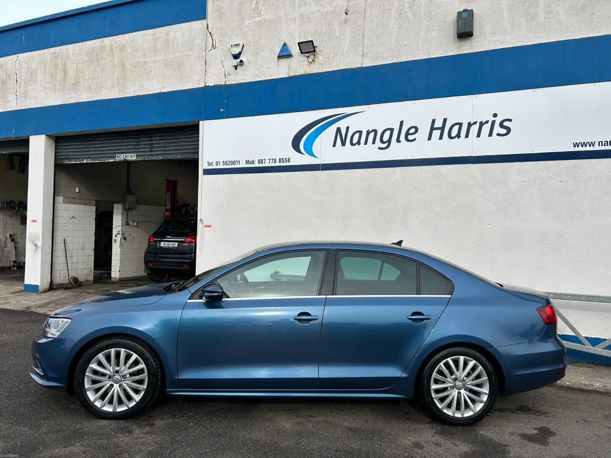 Volkswagen Jetta 2018 - Image 2