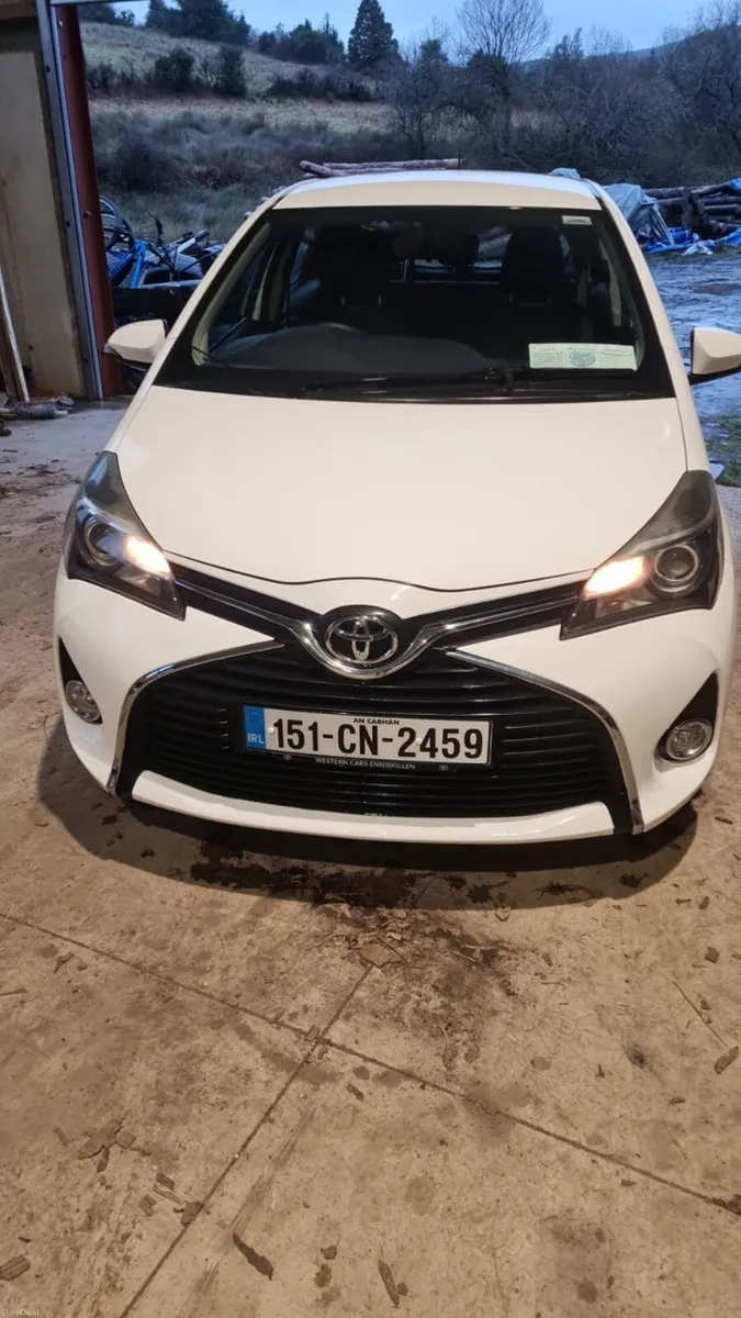Toyota Yaris 2015 - Image 2