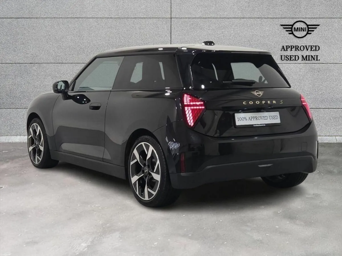 Mini Cooper Cooper SE - Image 2