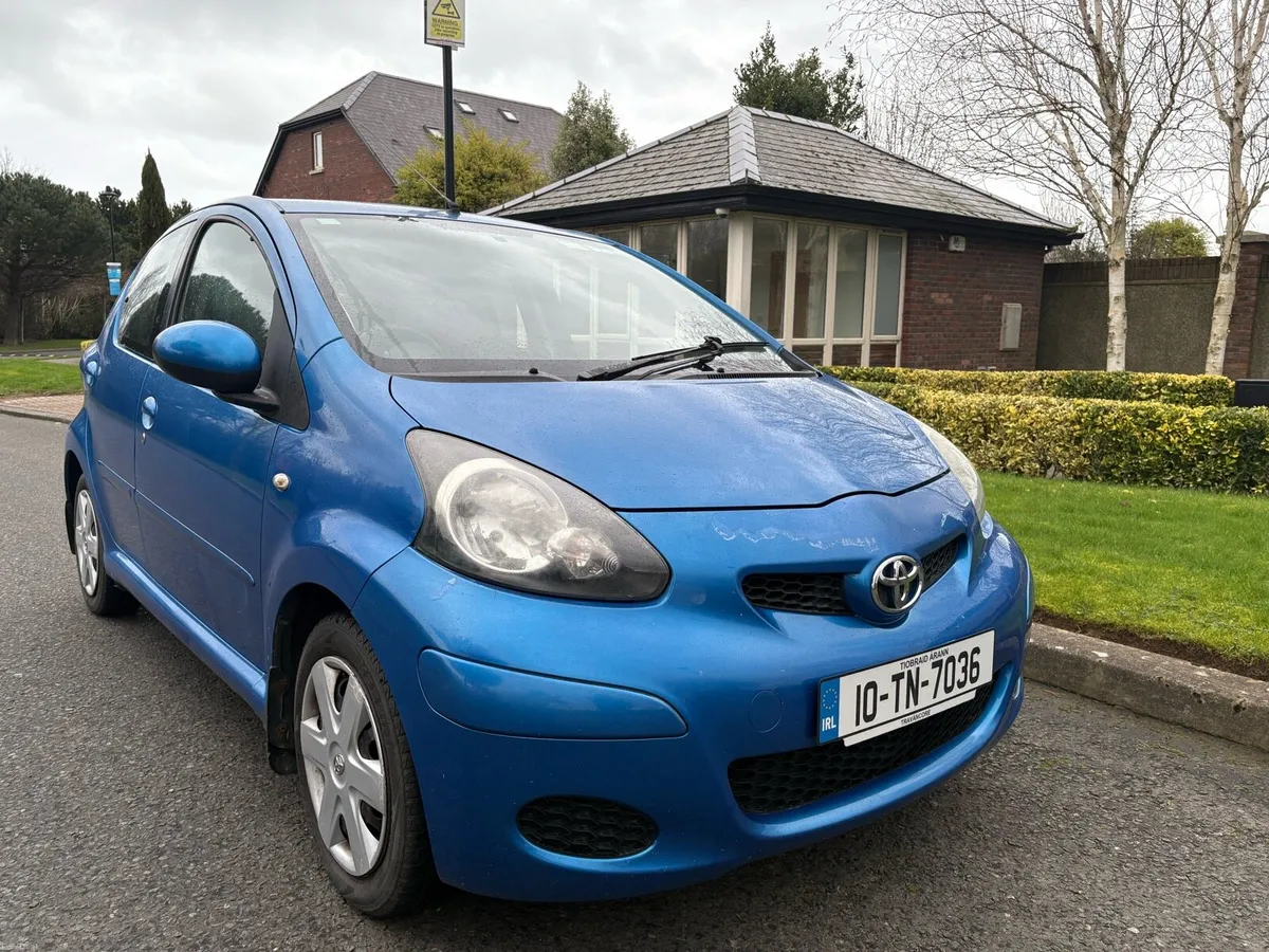 10 TOYOTA AYGO 1.0 PETROL - Image 3