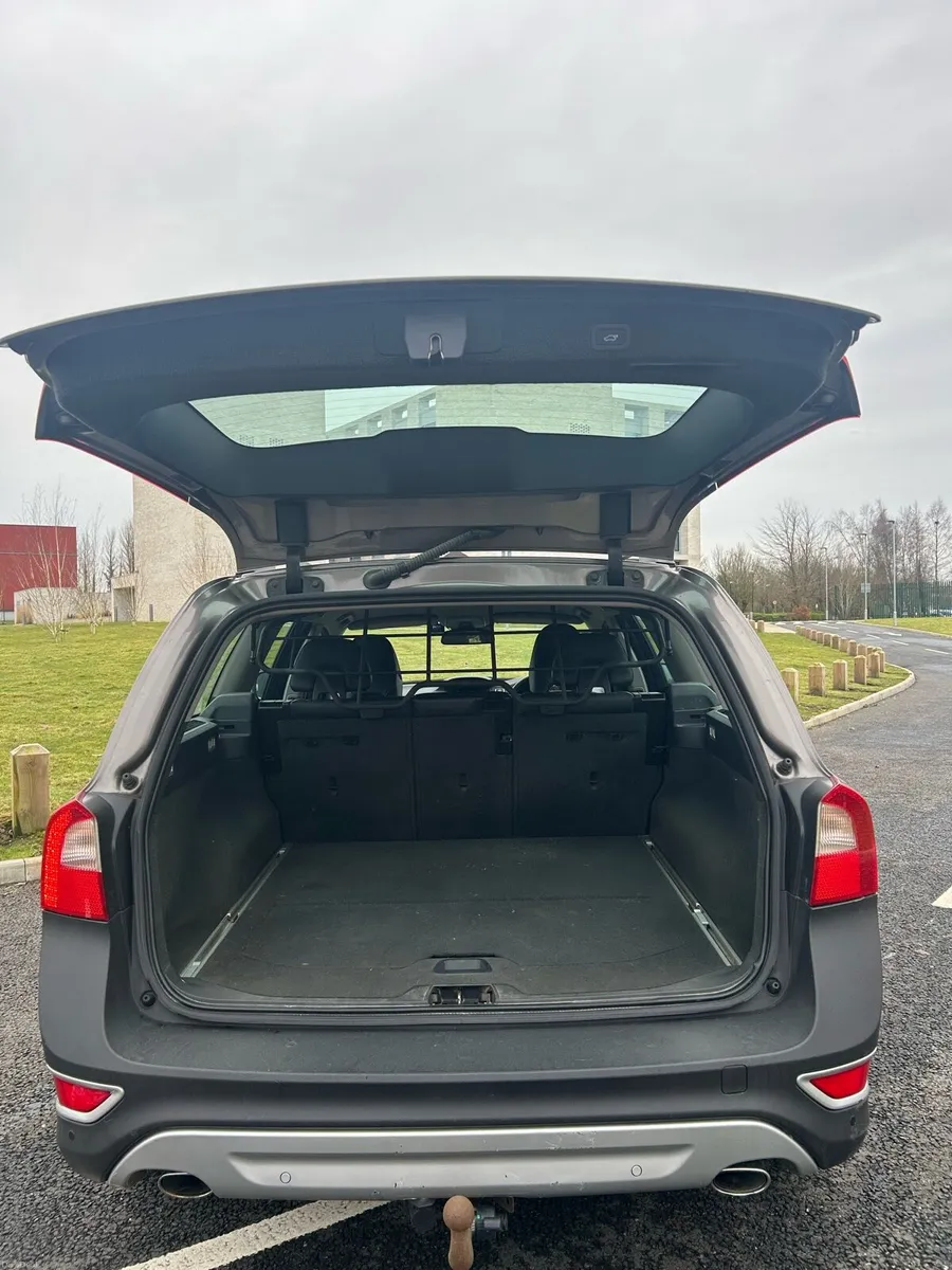 2011 Volvo XC70 - Image 4