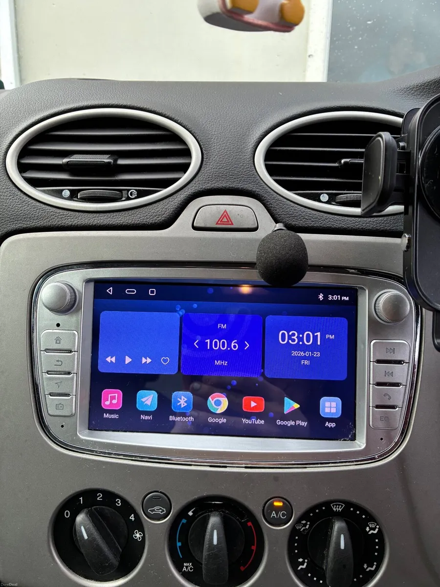 Ford Focus 2010 - Image 2