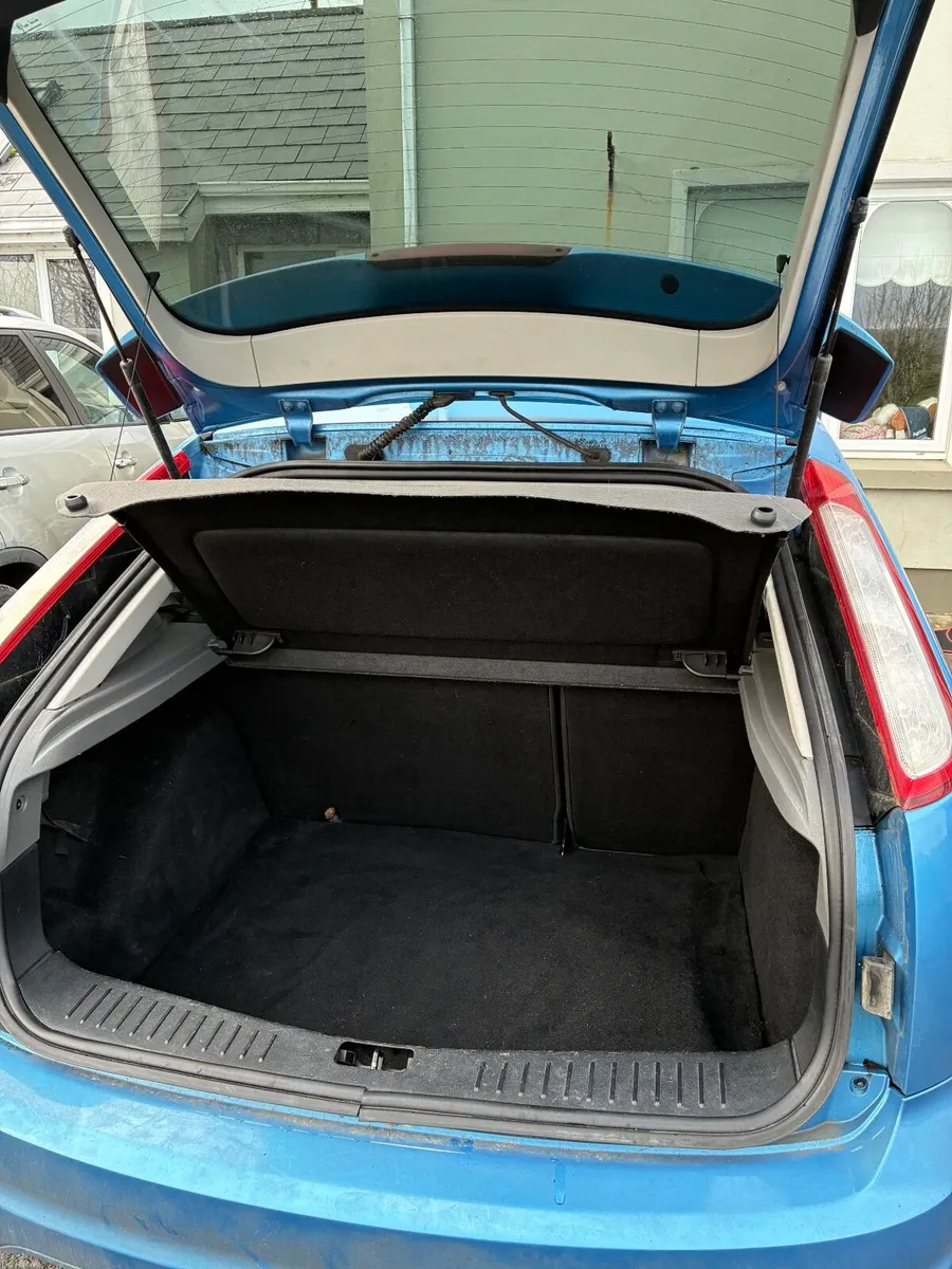 Ford Focus 2010 - Image 3