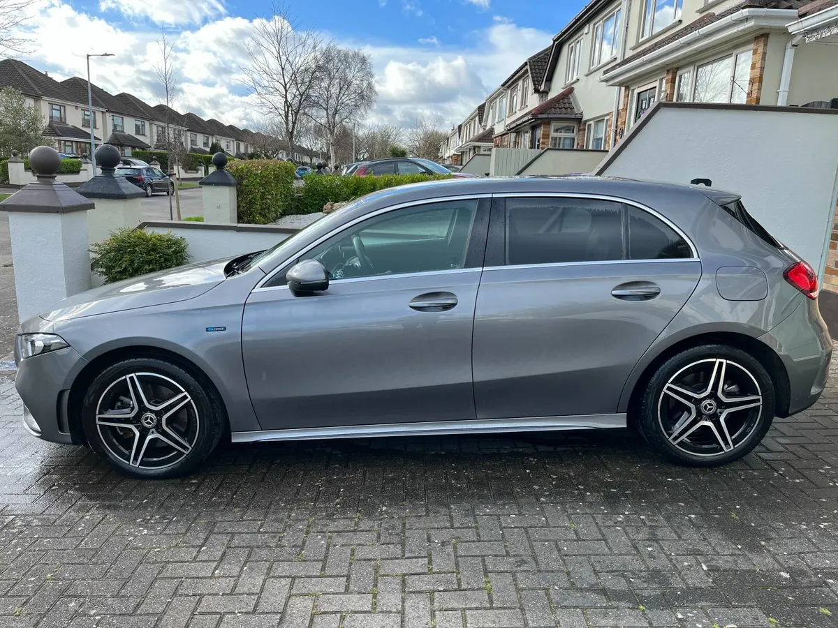 Mercedes-Benz A250e AMG - Image 2