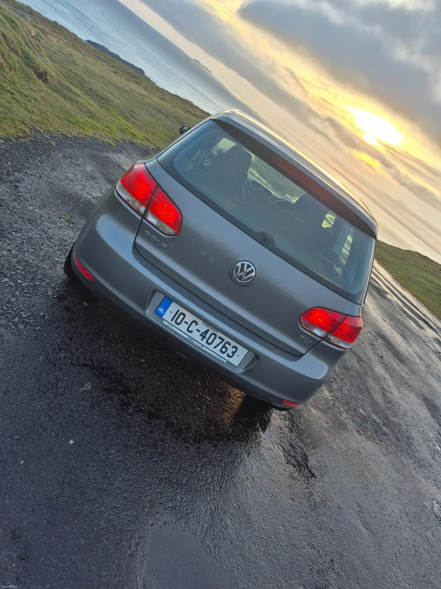 Volkswagen Golf 2010 - Image 4