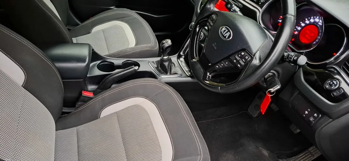 16 Kia Ceed , SPORTWAGON, New NCT 3/ 27 - Image 4