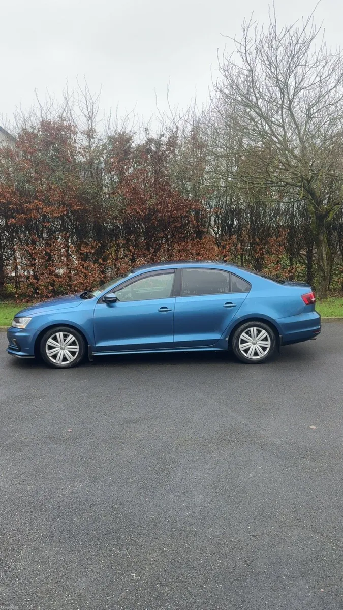 2016 Volkswagen Jetta - Image 4