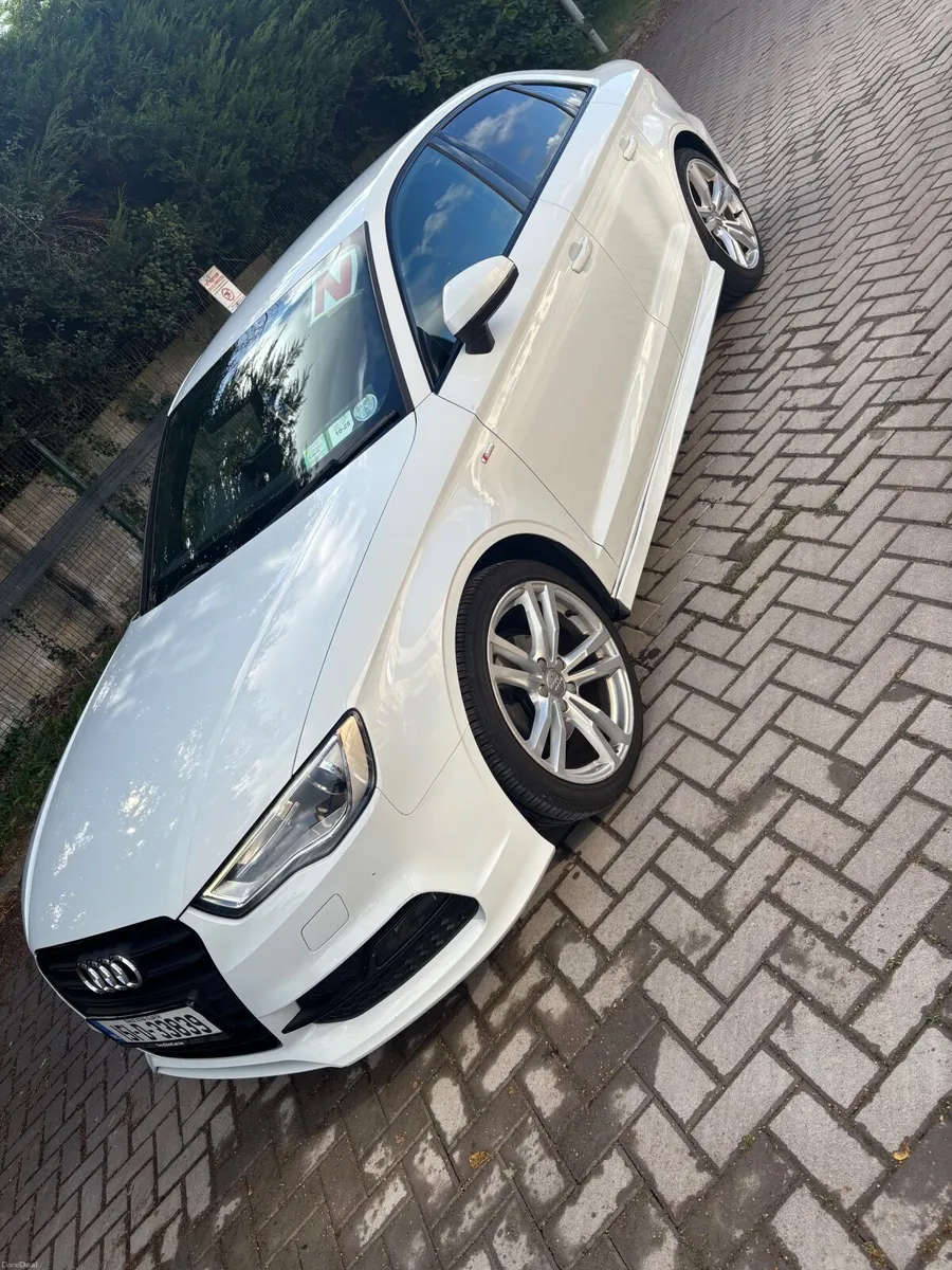 Audi A3 2015 - Image 2