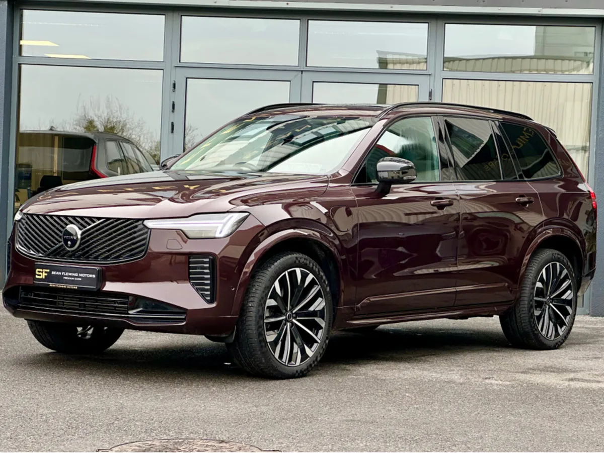 Volvo XC90 MULBERRY RED / PLUS DARK T8 PHEV AWD AU - Image 3