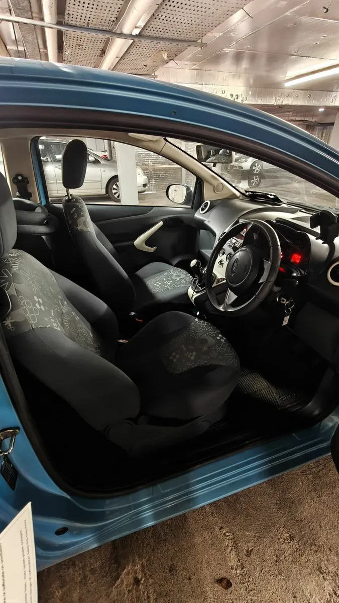 Ford KA 2010 - Image 2
