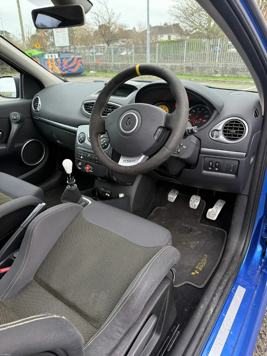 Renault Clio 2010 - Image 2