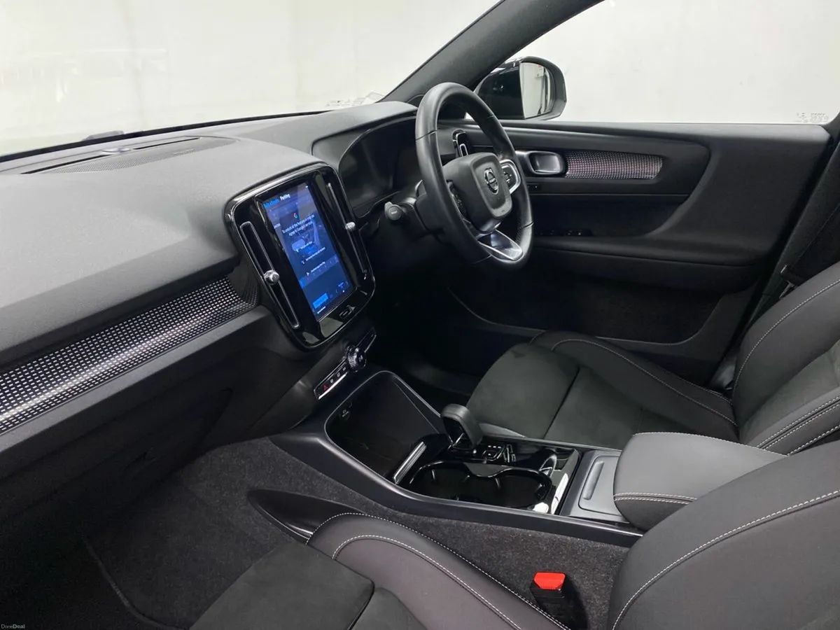 Volvo XC40 XC40 RECHARGE (231hp) - Image 2
