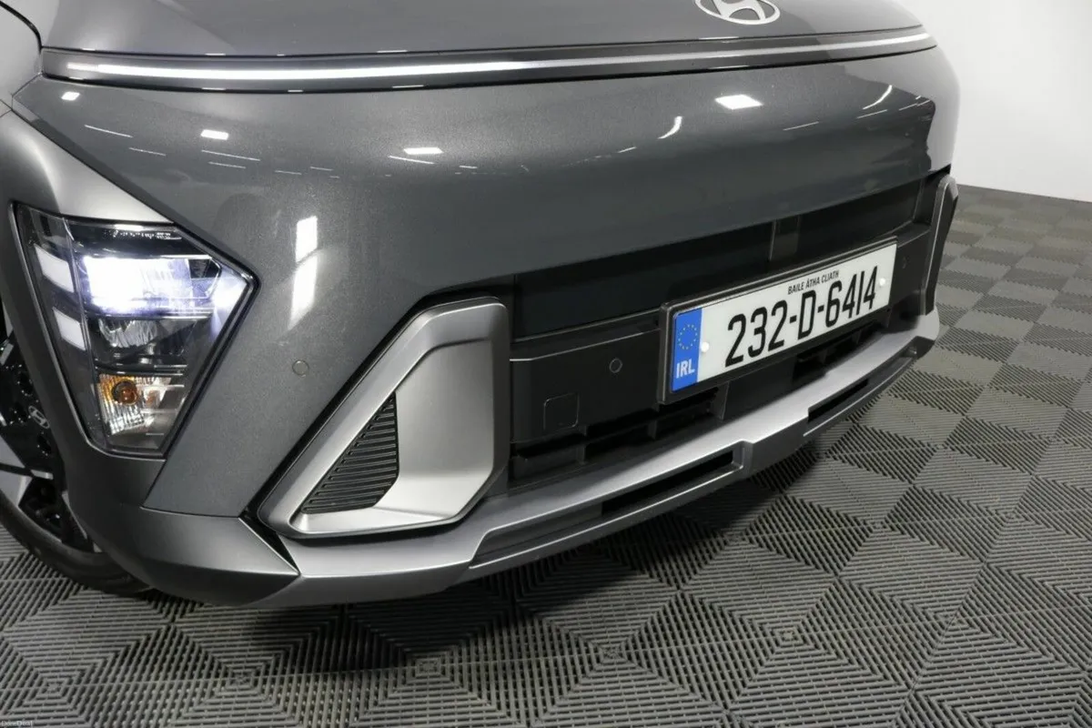 Hyundai KONA HYBRID ELEGANCE 1.6L PETROL COMPACT S - Image 3