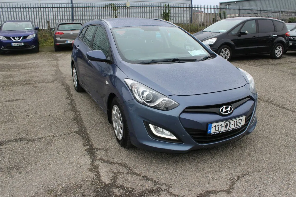 Hyundai i30 1.4 Diesel 90hp Elite Tourer - TENDER - Image 1