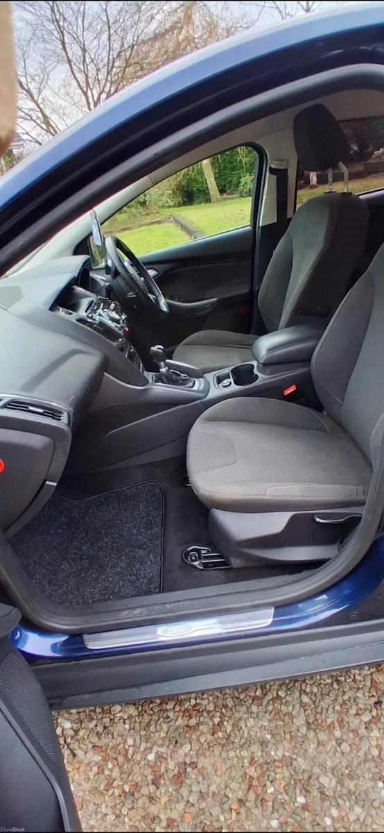 Ford Focus 2011 - Image 4
