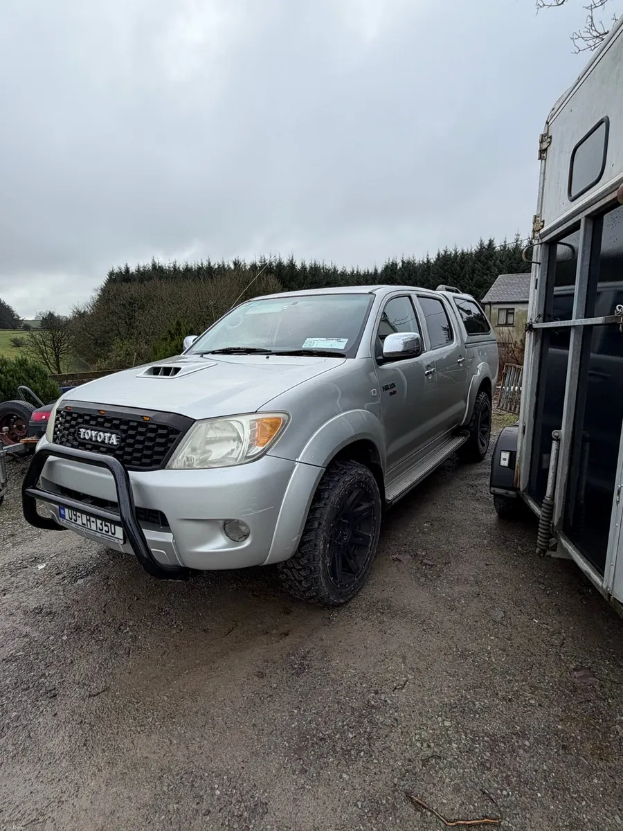 Toyota Hilux - Image 2
