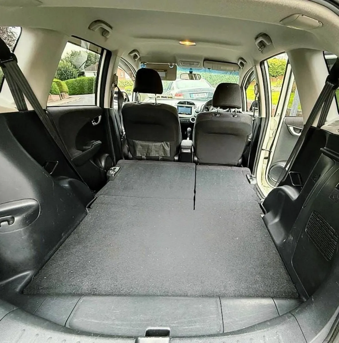 Honda Fit 2012 Hybrid, Automatic - Image 3