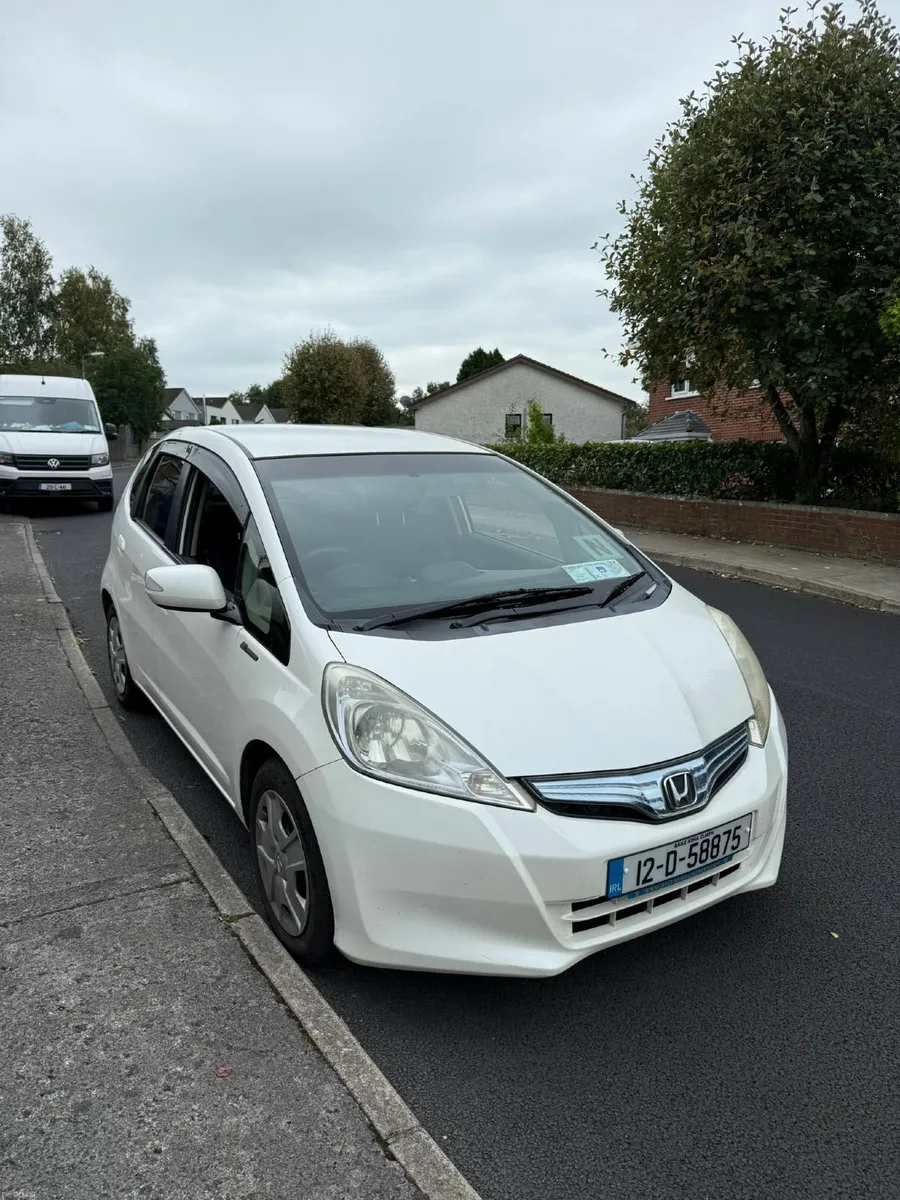 Honda Fit 2012 Hybrid, Automatic - Image 2