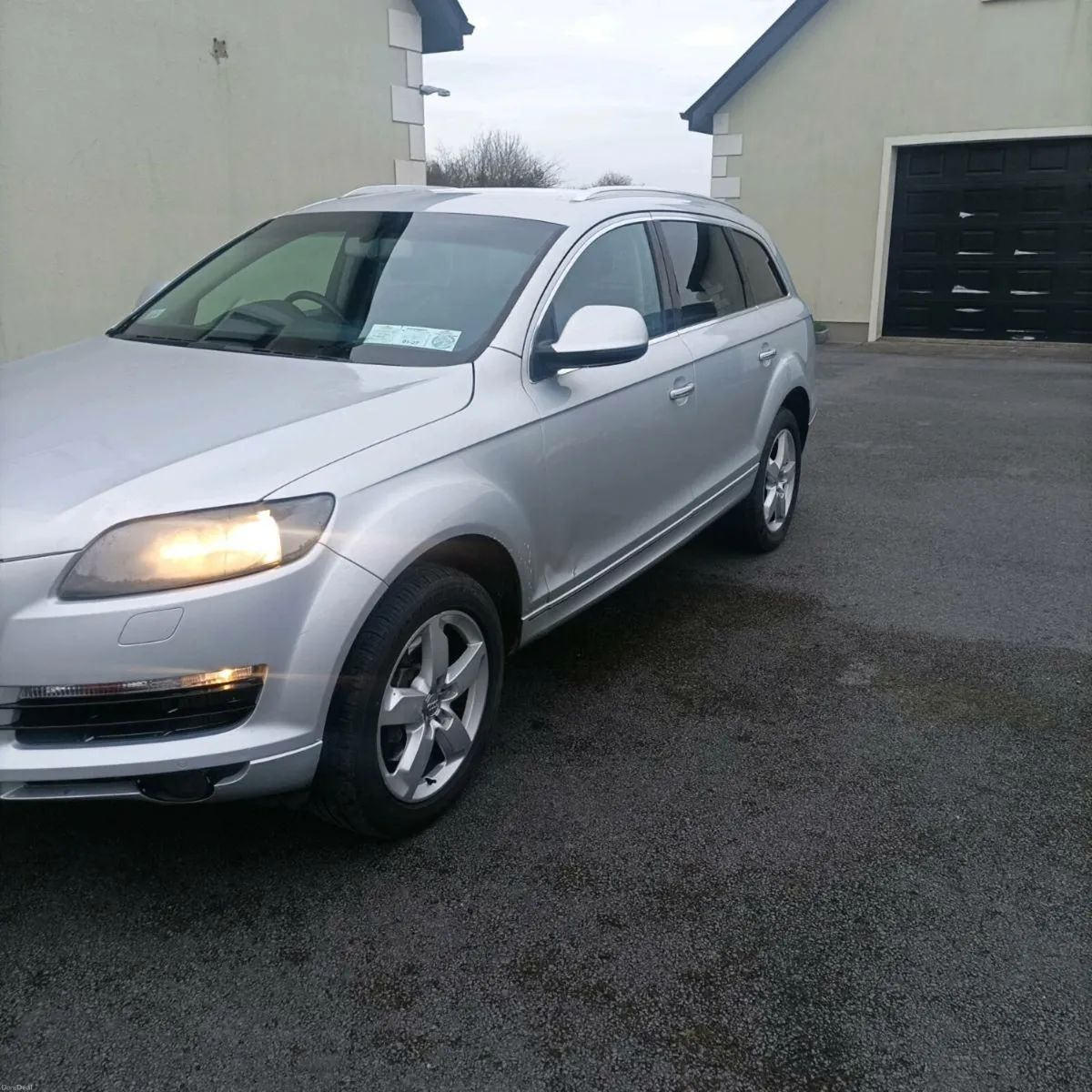 Audi Q7 seven seater - Image 3