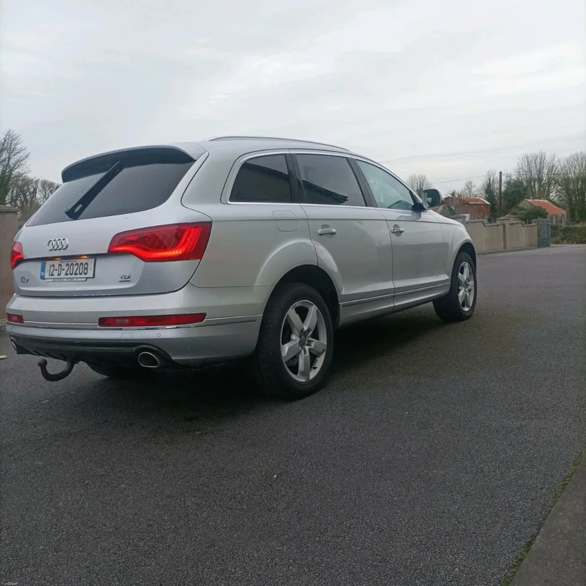 Audi Q7 seven seater - Image 1