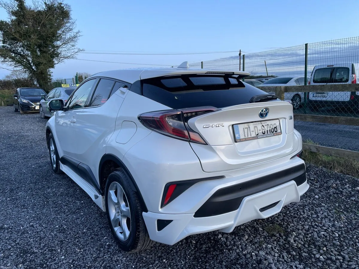 Toyota C-HR 2017🚗 Excellent condition - Image 3
