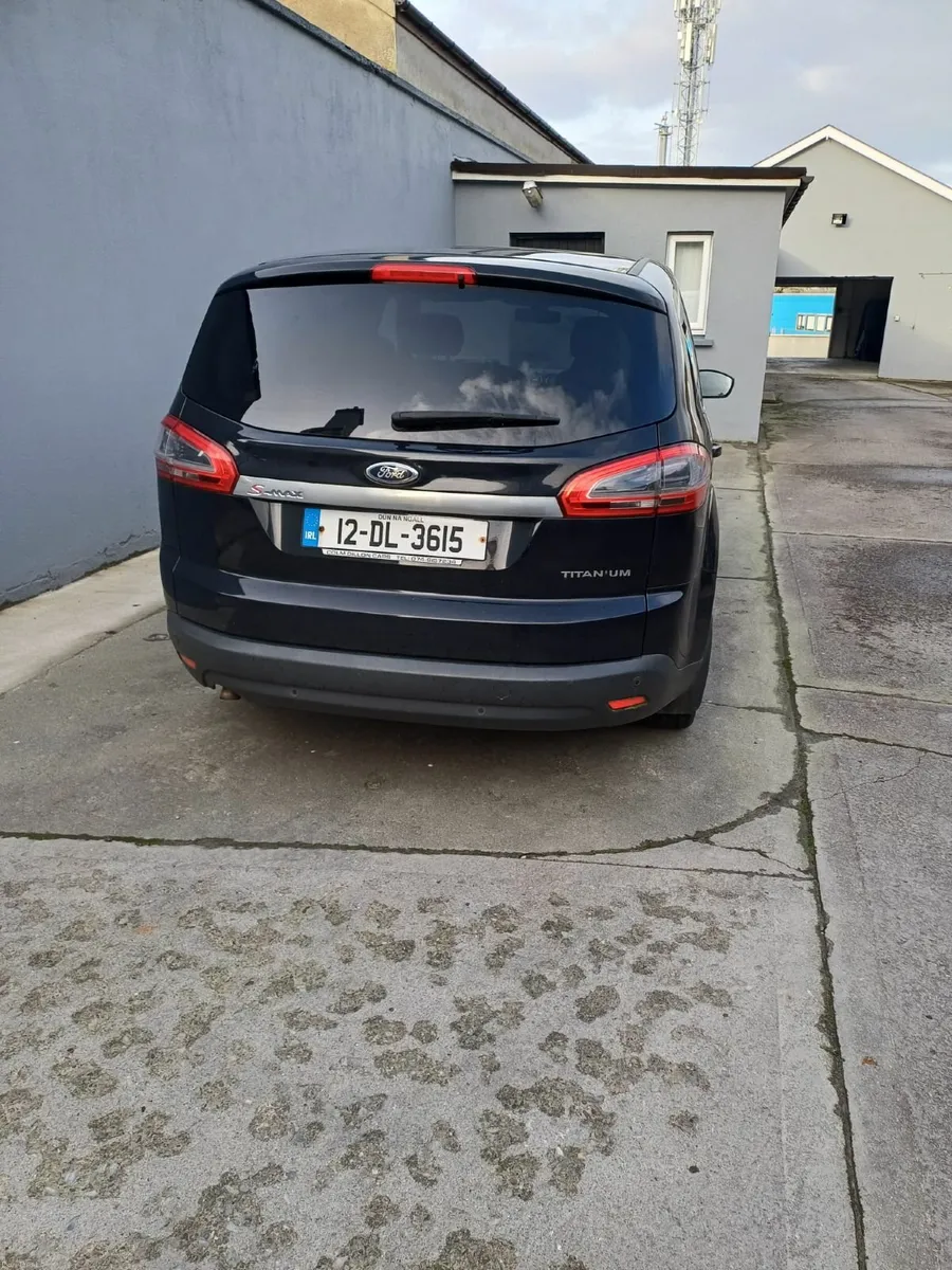 Ford S-Max 2012 - Image 2
