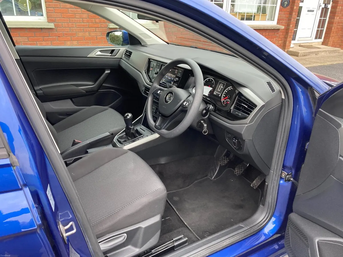 Volkswagen Polo 2019 very low mileage - Image 4