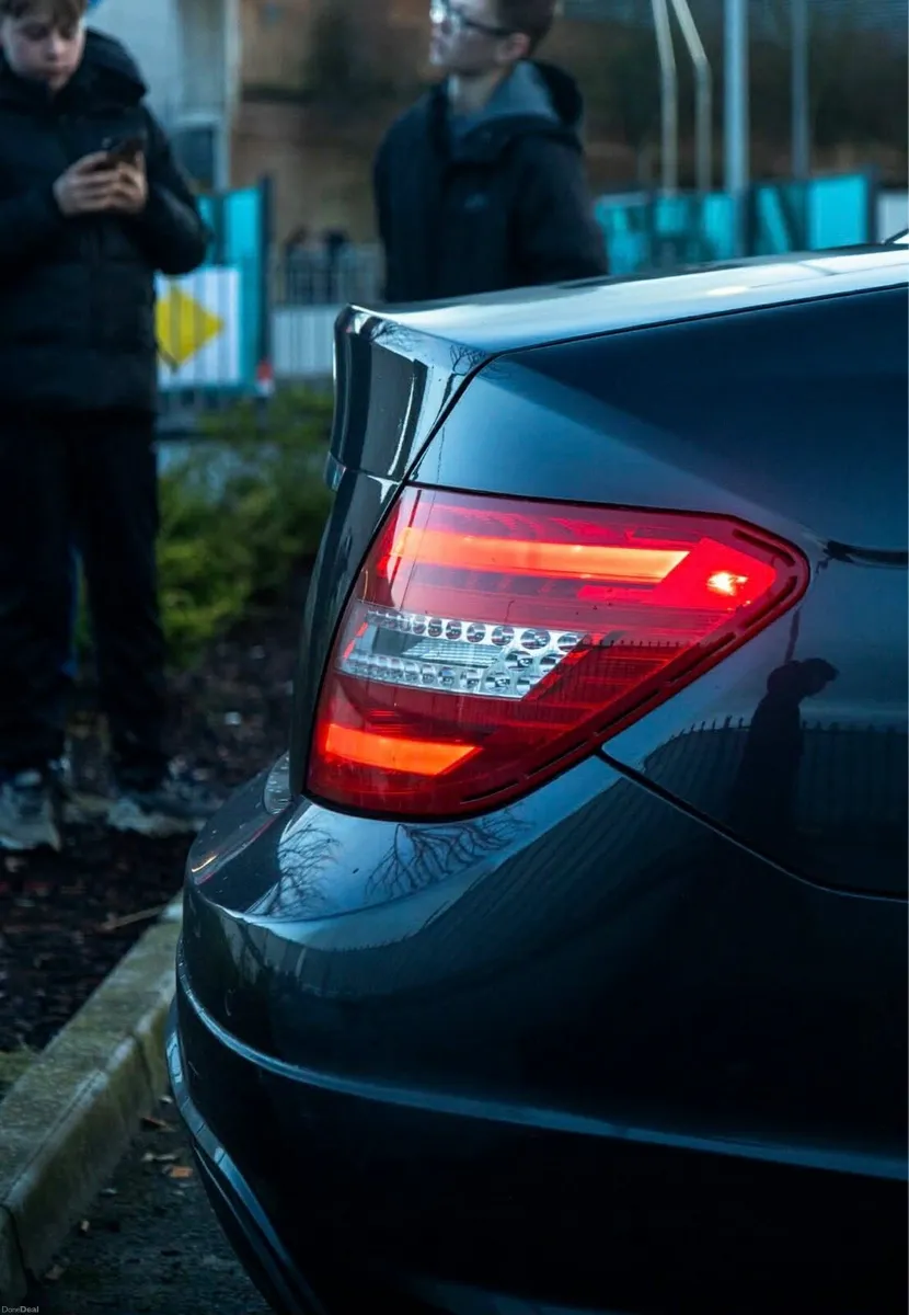 Mercedes C-class - Image 4
