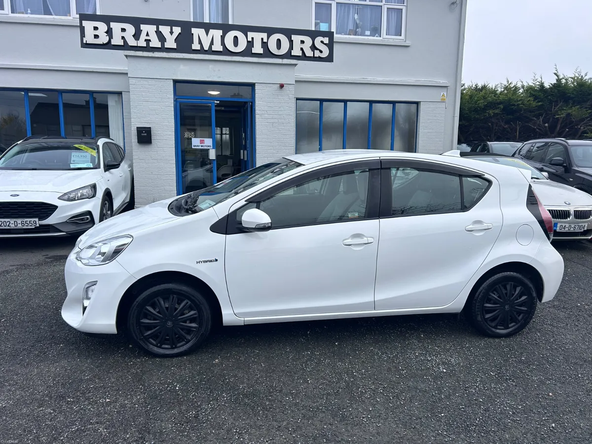 2015 TOYOTA AQUA 1.5 PETROL HYBRID AUTO LOW KMS - Image 3