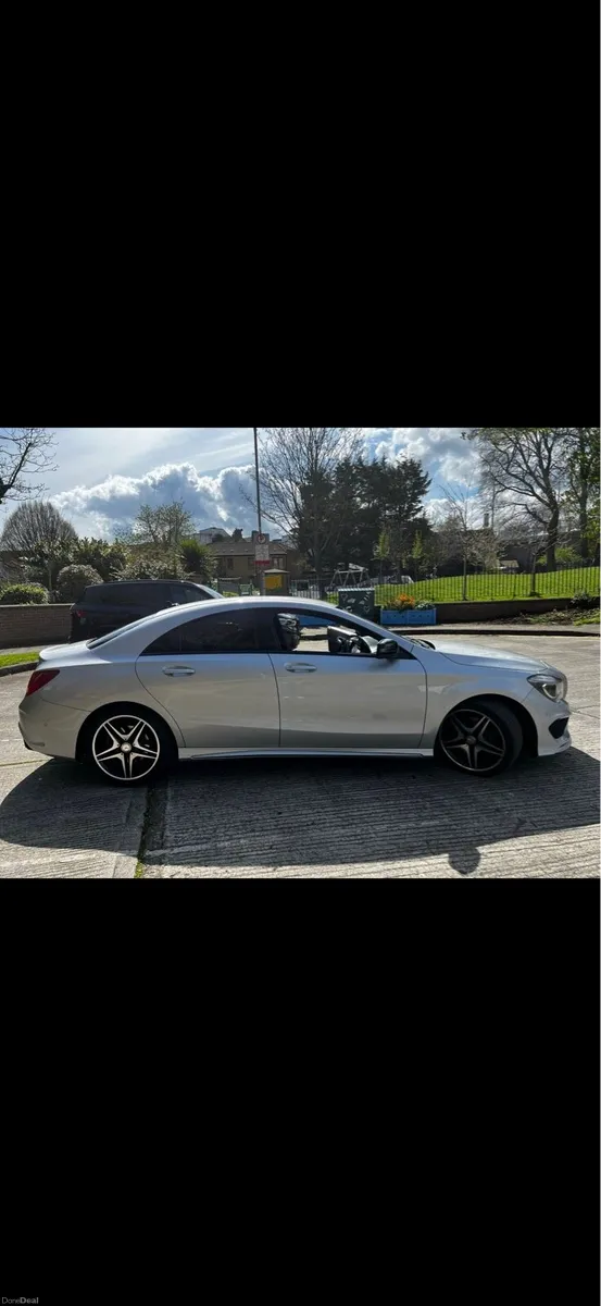 Mercedes Benz CLA AMG 220D - Image 4