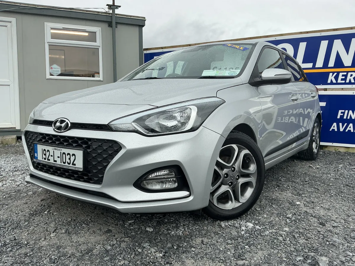 2019 HYUNDAI i20 1.2 DELUXE PLUS 1 OWNER - Image 2