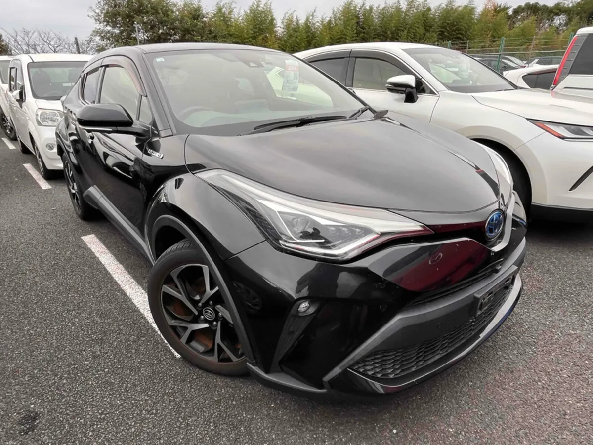 Toyota C-HR SOL AUTOMATIC HYBRID 1.8 PETROL //HALF
