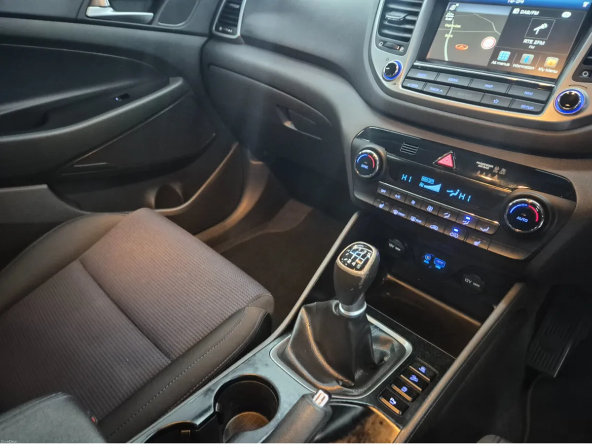 Hyundai Tucson 1.7 CRDI SE NAV BL/DR 5 5DR - Image 4
