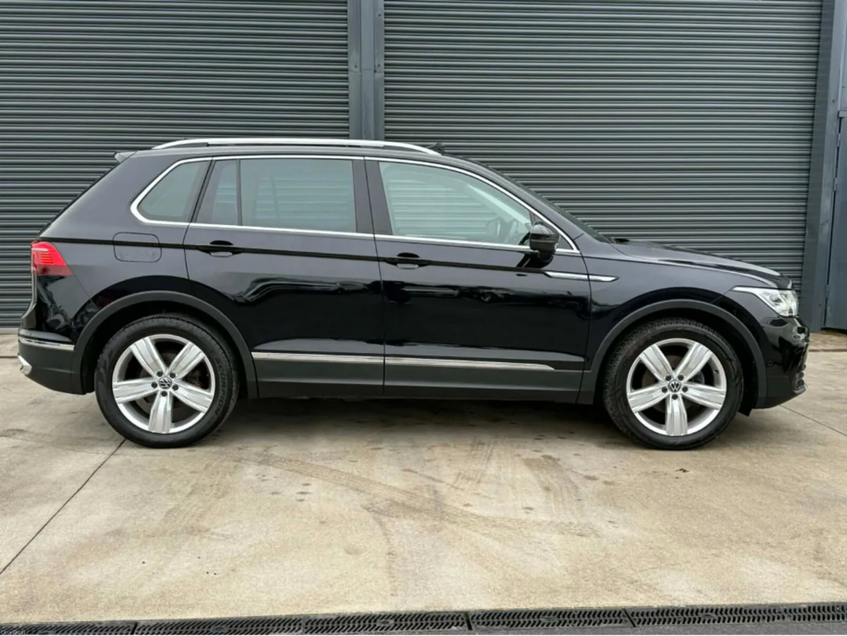 Volkswagen Tiguan ELEGANCE 2.0 TDI MANUAL 6SPEED F - Image 3